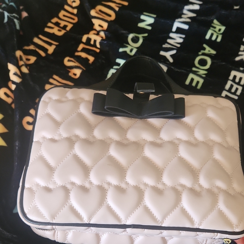 Quilted Heart Pattern Bag with Bow Accent